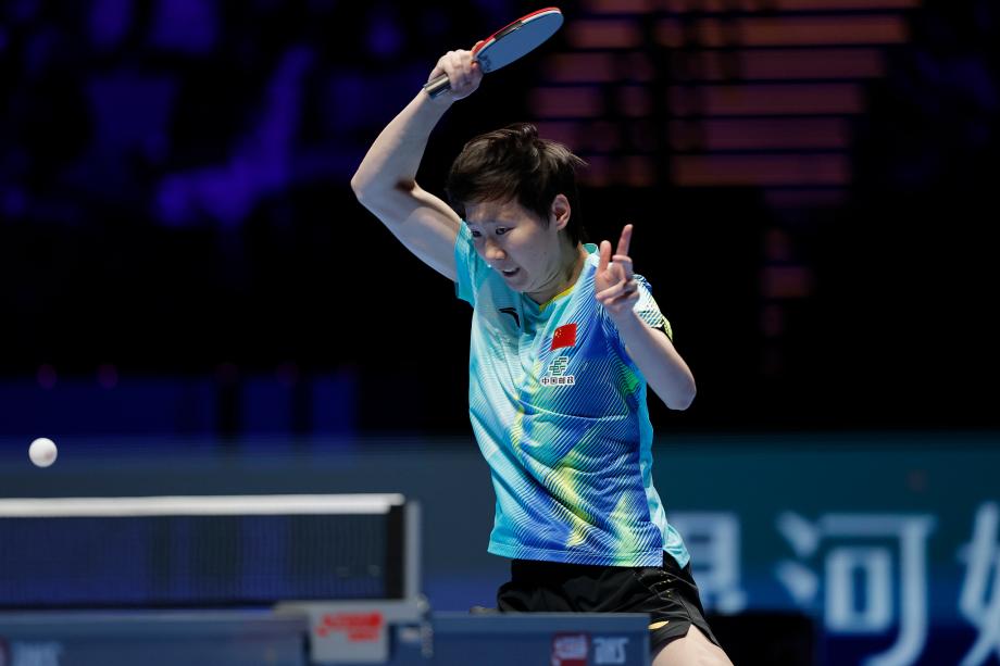 [图]乒乓球单打世界杯 王曼昱横扫对手晋级8强